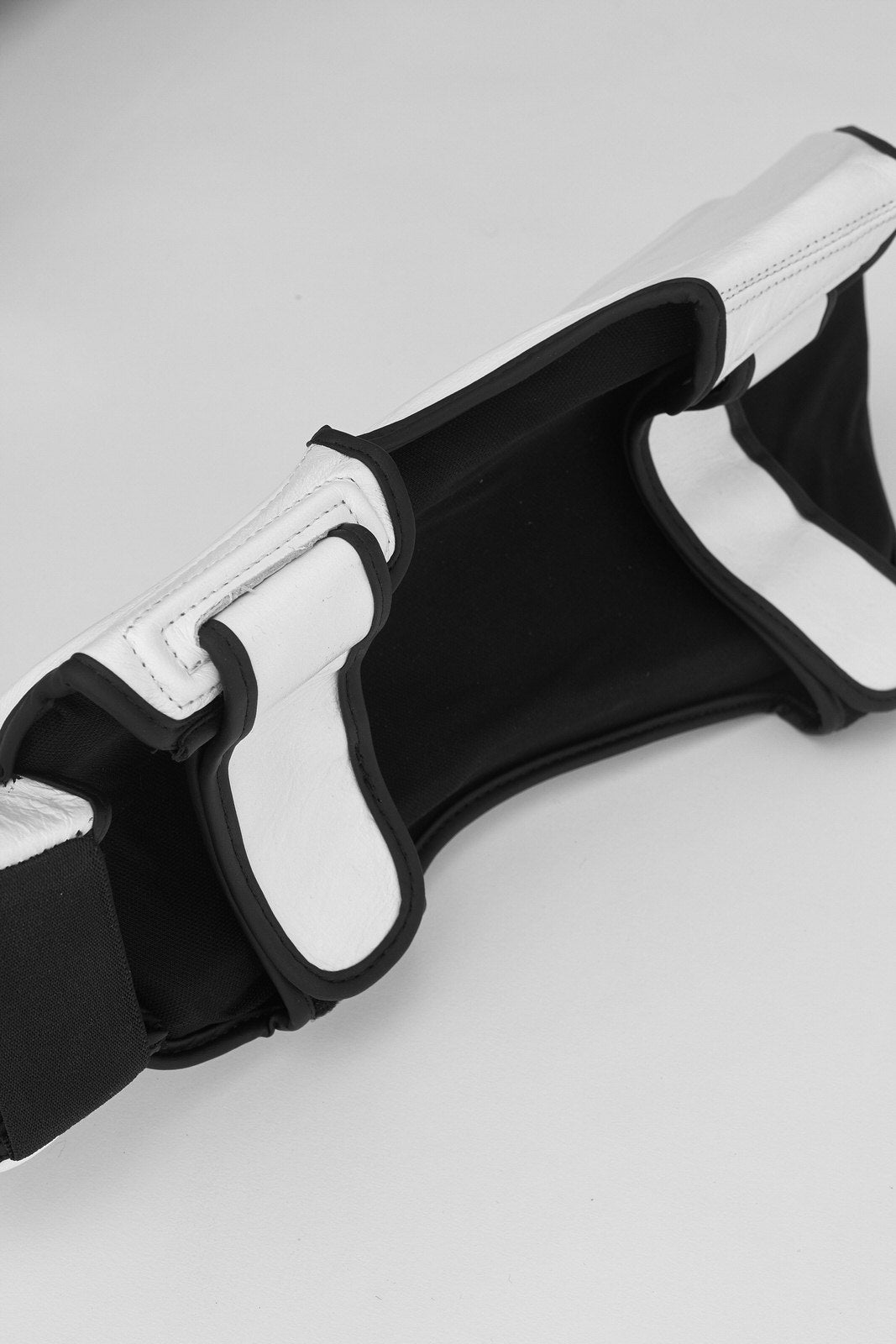 UVU - Shin Guards (White/Black)